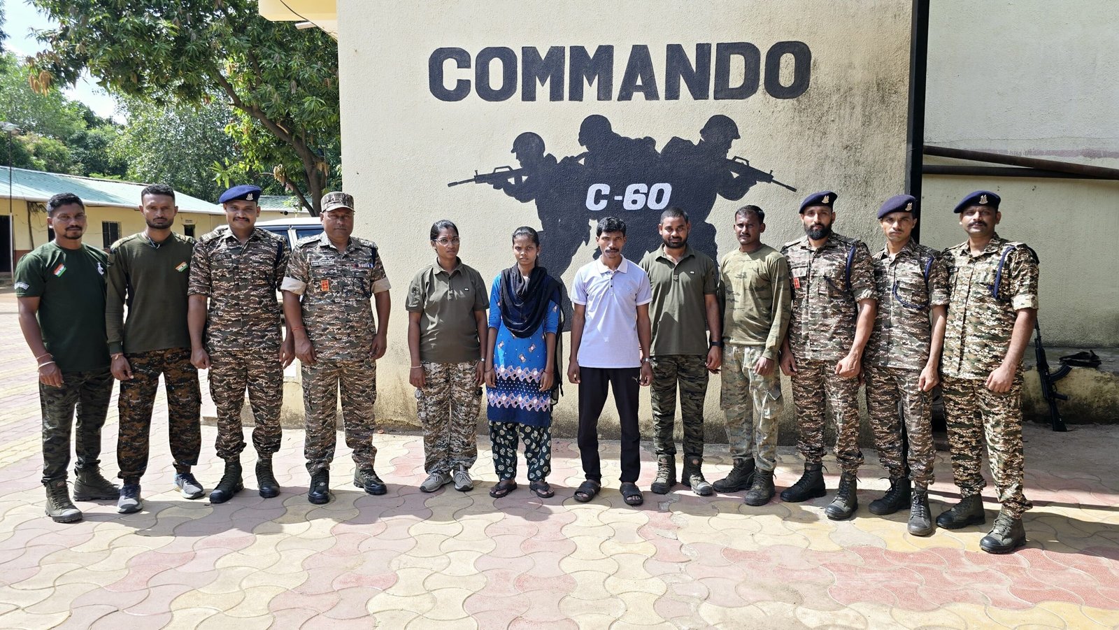 Jahal Maoist couple surrendered before Gadchiroli Police and CRPF force